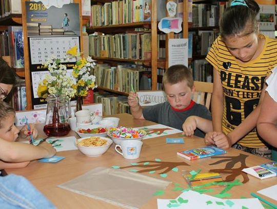 Biblioteka w Starym Polu  z zajęciami &quot;Na straganie&quot;