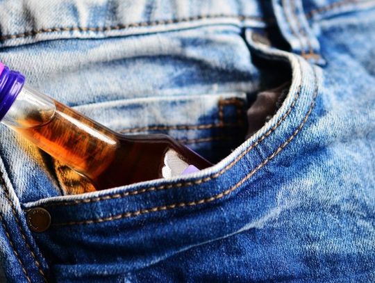 Bliska Ci osoba sięga po alkohol? Zareaguj – jesteśmy tu dla Was.