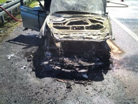 BMW w ogniu na autostradzie A1. Całkowicie wstrzymano ruch!
