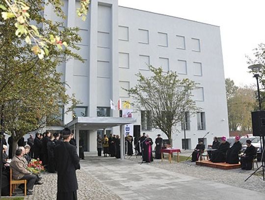 Bogate zasoby znalazły schronienie w nowej bibliotece