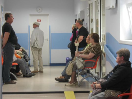 Bolą cię plecy? Na zabieg poczekasz do... 2016 r.!