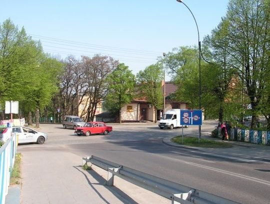 „Bombowy” klient w sklepie. Ukradł towar za 30 zł, wstrzymał ruch... nawet pociągów