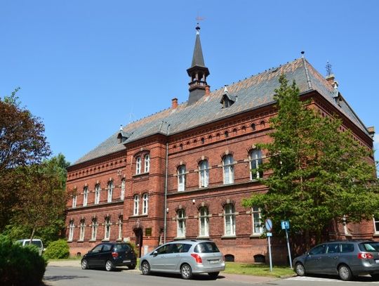 Boso na mróz i śnieg,  szarpanie i zrzucanie z łóżek... 