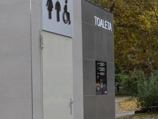 Brak słów. Wandalizm i włamanie do nowego... szaletu