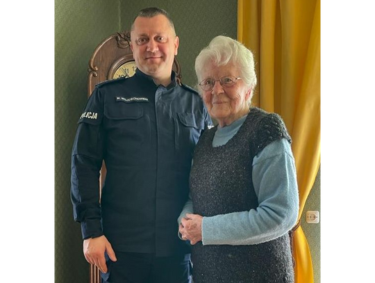Brawo!!! Dzięki informacjom przekazywanym przez policję i media 91-letnia seniorka nie dała się oszukać!