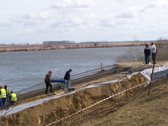 Budowa pomostów cumowniczych – Pętla Żuławska