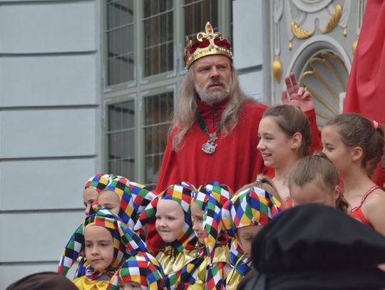 Bursztynki wystąpiły na gdańskiej paradzie na cześć Kazimierza Jagiellończyka