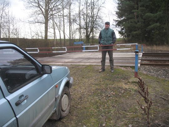 By dojechać do domu otwiera... kolejowy szlaban