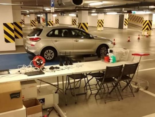 Centra diagnostyczne COVID-19 drive-thru przygotowane na zimę 