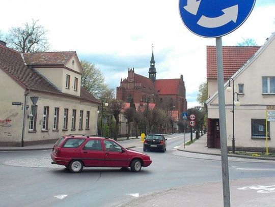 Centrum Pelplina czekają duże zmiany. Węższe ulice, więcej zieleni, ławki dla mieszkańców. Ale chodzi o coś innego