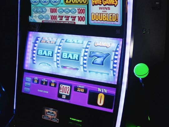 Chciał ukraść pieniądze z automatu ale został zatrzymany przez policje