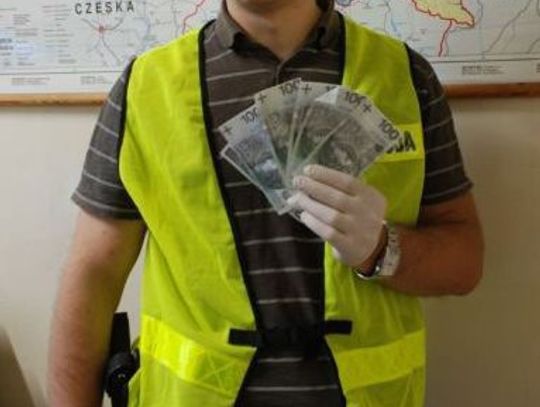 CHCIAŁ WPROWADZIĆ DO OBIEGU FAŁSZYWE BANKNOTY