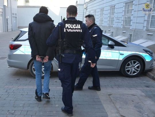 Chcieli przekupić policjantów, za to co odkryli w aucie.