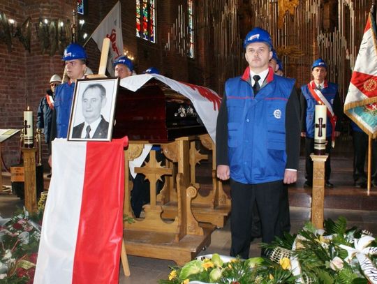 Cichy bohater – walczący do końca. Mieczysław Chełminiak, stoczniowiec – jeden z 10 mln, lecz niezwykły