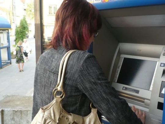 Cierpliwość na wyczerpaniu. "Przepraszamy, bankomat chwilowo nieczynny" 