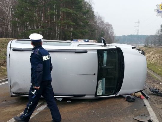 Citroen dachował na DK 25