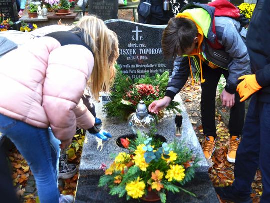 Cmentarze bohaterów. Upamiętnienie AK-owców z Sopotu i Gdańska