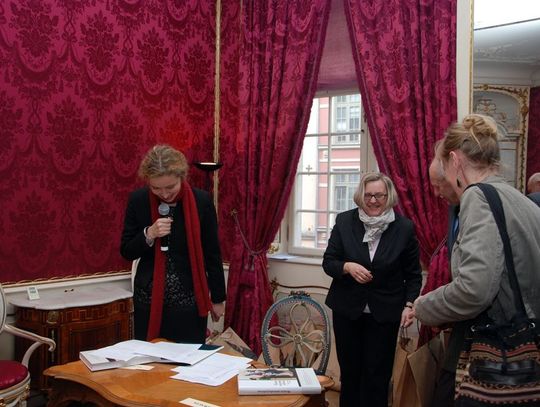 Co jadła władza, jak ratowano się podczas głodu. Nie tylko o jedzeniu