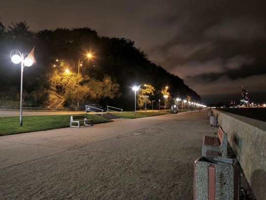 Coraz więcej ulic na Pomorzu oświetlanych jest ekologicznymi i energooszczędnymi lampami LED-owymi.