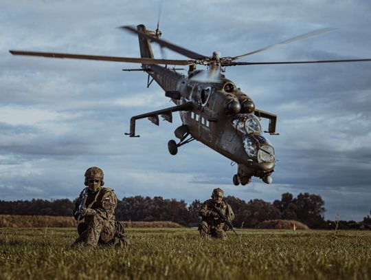 Ćwiczenia desantowe z powietrza pomorskich terytorialsów