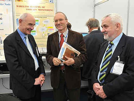 Cyber-oko czy fotobioreaktor? Wynalazek roku 2013