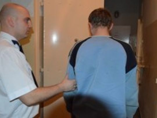 Czarlin. Ukradł telefon, a później dotkliwie pobił