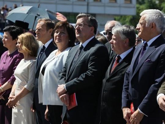 Czarzasty o Komorowskim: Zanim żona mu kapcie przyniesie, jajecznicę zrobi...