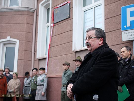 Cześć i chwała bohaterom