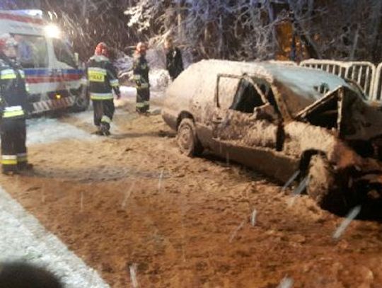 Czołowe zderzenie w Swarożynie! Trzy osoby trafiły do szpitala