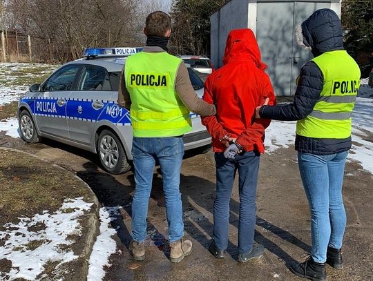 Cztery osoby z narkotykami zostały zatrzymane przez policjantów