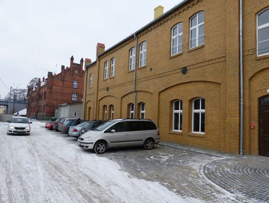 Czy parking za MOPS-em to strata pieniędzy?