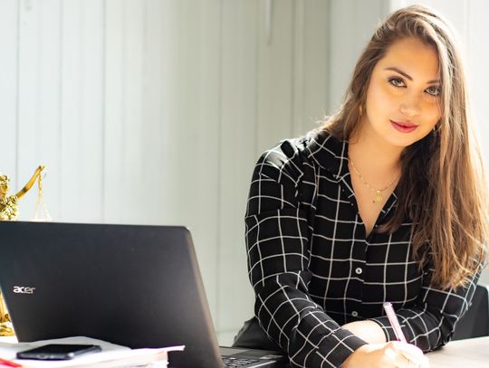 Czy warto korzystać ze stałej opieki prawnej?