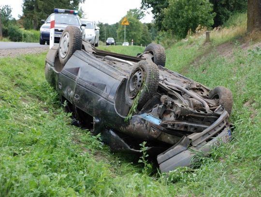 Dachowanie na prostym odcinku drogi