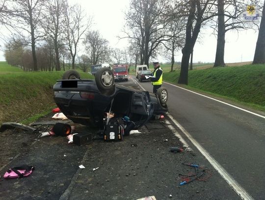 Dachowanie w Nowej Wsi. Trzy osoby ranne