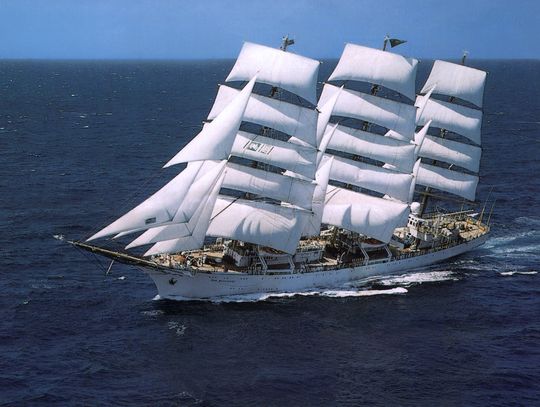 Dar Młodzieży będzie promował Gdynię. Flaga na maszt!