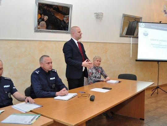 Debata policyjna pod hasłem: „Bezpieczeństwo na drogach to wspólna sprawa”