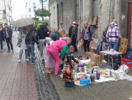 Deszczowy Pchli Targ w Tczewie