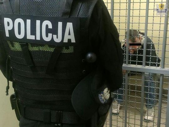 Dla trzech butelek alkoholu zaatakował ekspedientkę