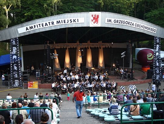 Dlaczego amfiteatr świeci pustkami?