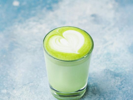 Dlaczego herbata matcha zyskuje coraz większą popularność w Polsce?