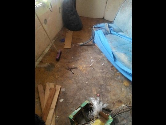 Do takiego stanu doprowadził mieszkanie komunalne w Tczewie. Dostanie nowe?