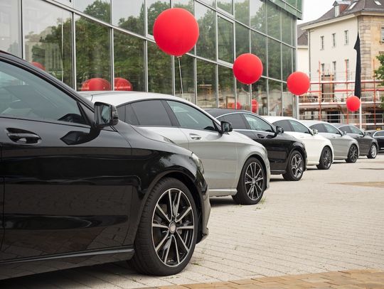 Dodatkowe ubezpieczenie wynajmowanego samochodu, czy warto w nie inwestować?