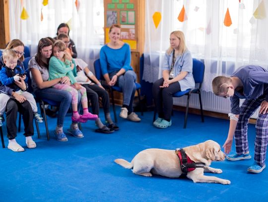 Dogoterapia wsparta uśmiechem. 