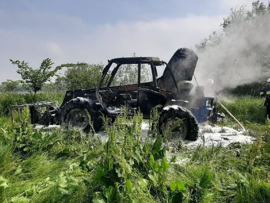 Doszczętnie spłonęła maszyn rolnicza...