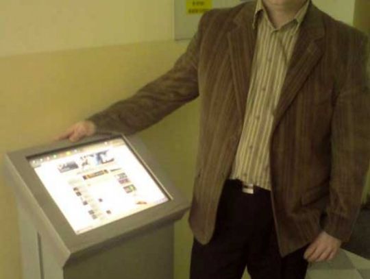 Dotkniesz infomat i... wiesz wszystko! Samoobsługowe kioski internetowe