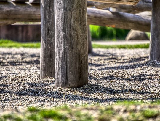 Drewniane place zabaw - rozwiązanie atrakcyjne, ekologiczne i bezpieczne