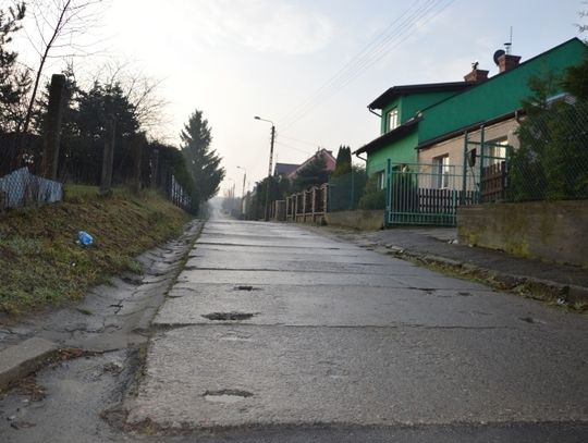 Drogi płaczą kałużami. Fatalny stan ulic Działkowej, Piaskowej, Rzecznej i Polnej