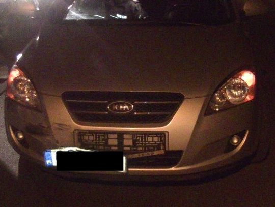 Dwa mandaty dla amatora kierowcy - pomylił biegi i wjechał w... radiowóz