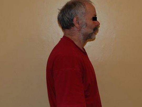 Dwukrotnie strzelił do swojego syna i uciekł samochodem