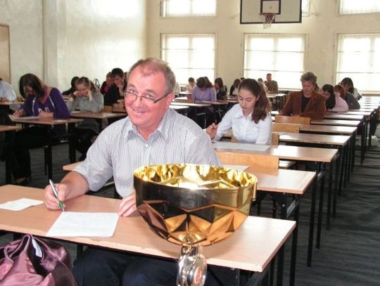 Dyktando z łamigłówkami - ortograficzna wyprawa na wyspę błękitnych lagun